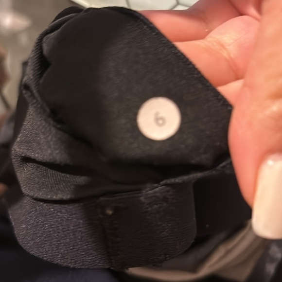 Lululemon Dark Gray Cross Back Tank Top Size 6 - Picture 4 of 4